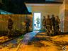 PM intercepta e prende traficante enquanto pegava droga em área de mata