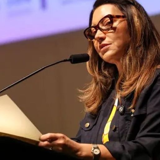 Justiça dá 20 dias para governo explicar gastos com viagens de Janja