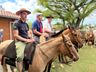 Tradicionalistas promovem cavalgada em homenagem ao Dia do Gaúcho em SMO