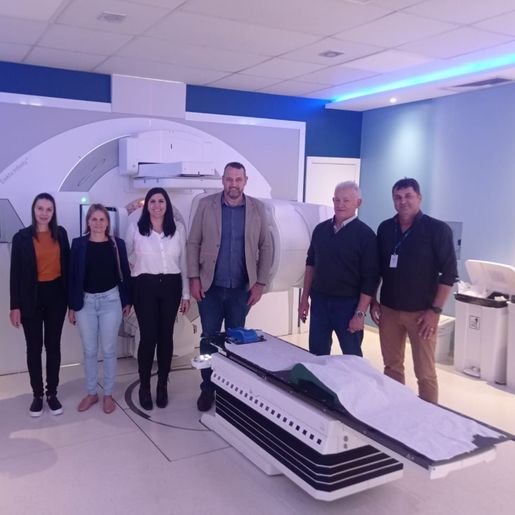 Comitiva da região visita centro de Oncologia no Paraná