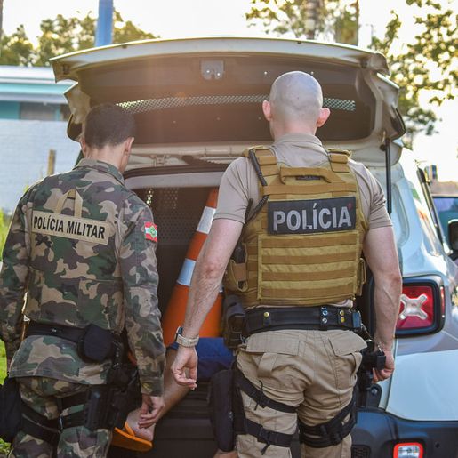 Mulher reage a assalto dentro de Agência Bancária, agride autor que é localizado e preso em SMOeste 