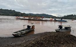 Retomada travessia da balsa no Rio Uruguai em Itapiranga