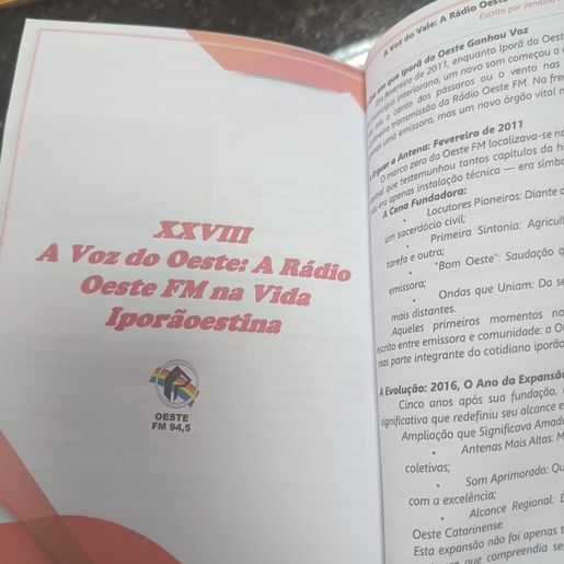 Alunos lançam livro sobre a história de Iporã e Centenário da Colonização na região