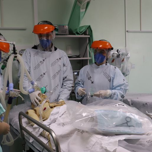 CORONAVÍRUS: Hospital Regional realiza treinamentos e simulados 