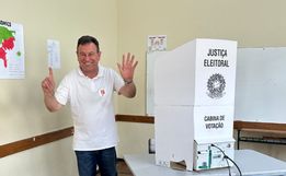 Candidato a reeleição vota em São José do Cedro