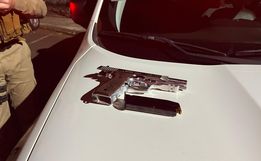 Homem é preso por porte ilegal de arma de uso restrito e ameaça em São Miguel do Oeste