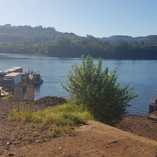 Balsa em Itapiranga continua trabalho com restrições 