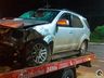 Casal fica ferido em tombamento de camionete na BR-282