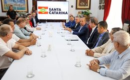 Jorginho Mello recebe acordo para reajuste de 7,2% no piso regional de 2025