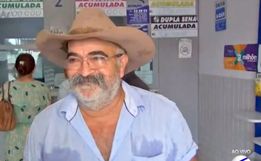 Ganhador da Mega da virada diz que esposa é maior prêmio que tem