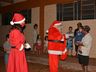 Noel do Sudoeste percorre bairros de Campo Erê entregando doces para crianças 