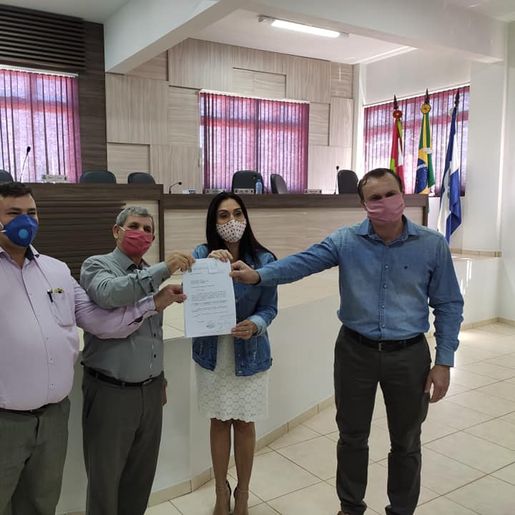 Deputada anuncia recursos para setor social de Princesa durante visita 