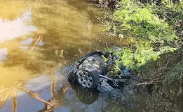 Morre motorista que caiu com os quatro filhos em rio de SC