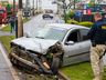 Colisão frontal entre carreta e carro deixa dois feridos na Avenida Willy Barth; Assista