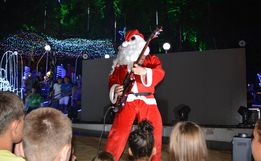 Entrega de cestinhas de natal marca fim da programação do Natal Encantado em Campo Erê
