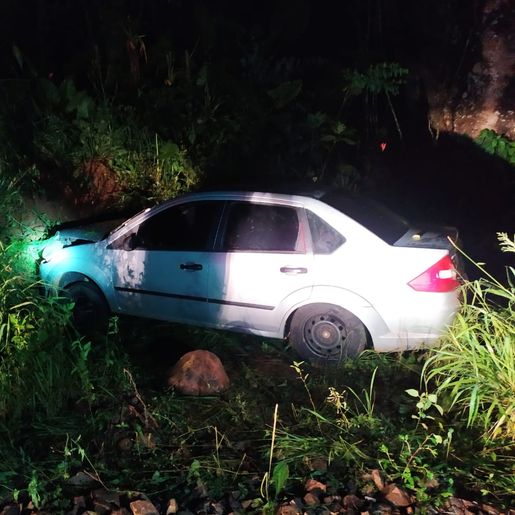Casal de idosos sofre ferimentos em acidente de trânsito no interior