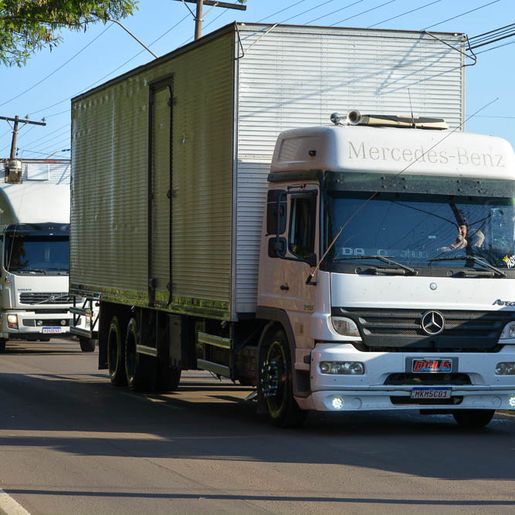 VÍDEO: Desfile comemora o Dia do Colono e do Motorista em São Miguel do Oeste