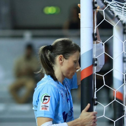 Atleta de Iporã do Oeste é campeã mundial pela Seleção Feminina de Futsal