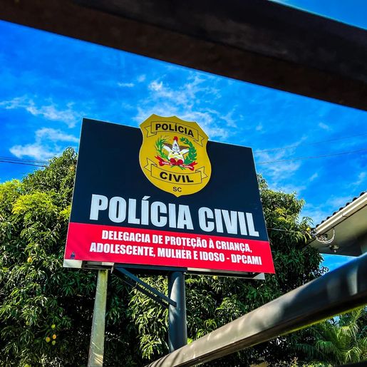 Polícia Civil descarta maus-tratos em morte de pata em praça de São Miguel do Oeste