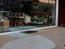 Criminosos invadem residência e várias lojas em Descanso