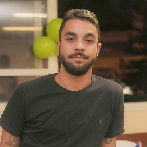 Fotógrafo é morto após pedir silêncio a traficantes para a filha dormir