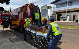 Ciclista fica ferido após se chocar contra parede de residência em SMOeste 