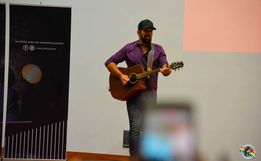 Mais de 800 pessoas prestigiam palestra com cantor e empresário Sorocaba 