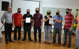 Candidatos a prefeito de Iporã do Oeste recebem cartas de proposições da ACIIO e PRODELI