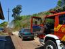 Bombeiros combatem fogo em pneus e vegetação em São Miguel do Oeste