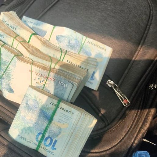 PRF flagra trio com quase R$ 300 mil em dinheiro na BR-282 em Maravilha 