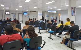 Por falta de orçamento, INSS suspende programa para reduzir a fila de benefícios