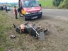 Colisão lateral entre moto e carro deixa motociclista ferido na BR 163