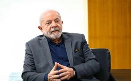 Lula conversa com Zelenski por vídeo e recebe convite para visitar a Ucrânia