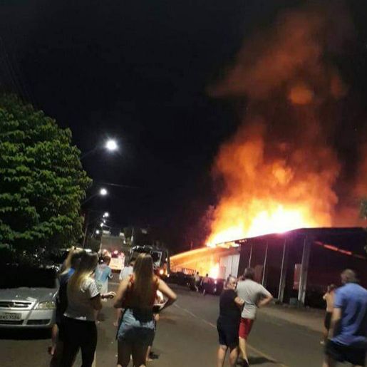 Metalúrgica é atingida por incêndio em Mondaí