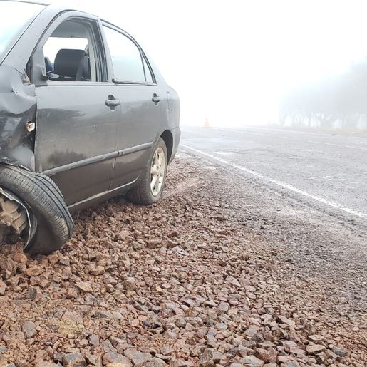 Colisão entre dois carros na SC-163 causa danos materiais