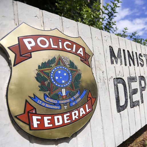 PF cumpre mandados judiciais em investigação sobre fake news