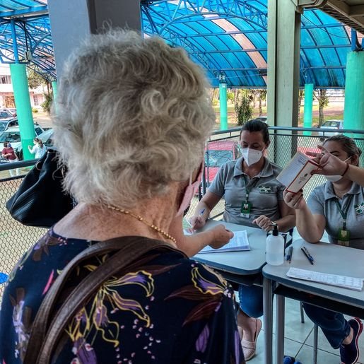 Mesmo com vacinação, população deve manter cuidados contra a Covid-19