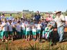 Alunos fazem visita ao Lago Municipal e participam de plantio de árvores em Cedro