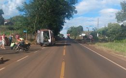 Motociclista fica ferido em colisão com carro