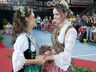 Tainá Dill é a rainha da 42ª Oktoberfest