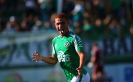 Chapecoense desencanta sobre o Joinville, vence a primeira no estadual