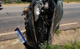 Veículo capota e motorista fica ferida no interior de São Miguel do Oeste