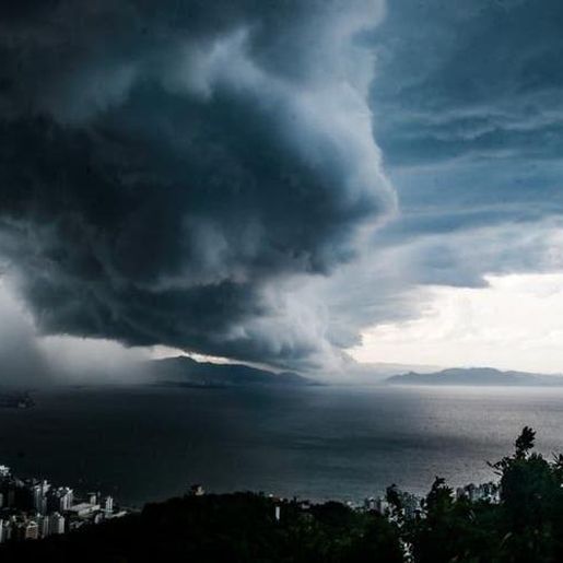 SC tem risco de chuva intensa, com granizo e ventania nesta sexta, alerta Defesa Civil