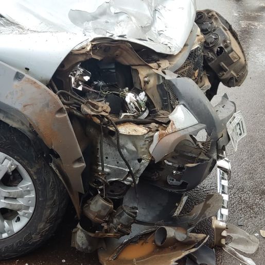 Motorista colide com o carro no centro de São José do Cedro