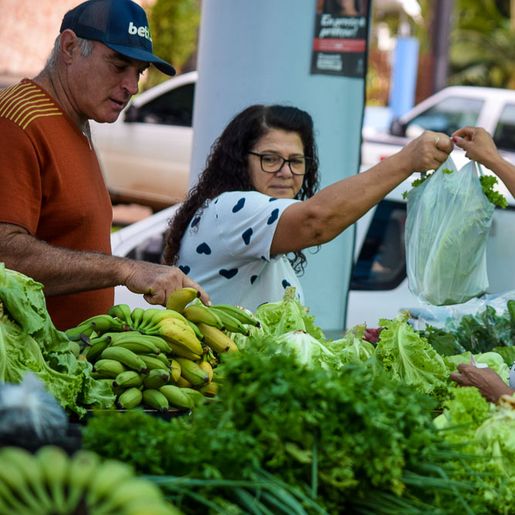 Associação dos Feirantes está preocupada com baixa procura de produtos