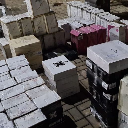 Polícia Federal apreende vinhos e veículos usados para o descaminho