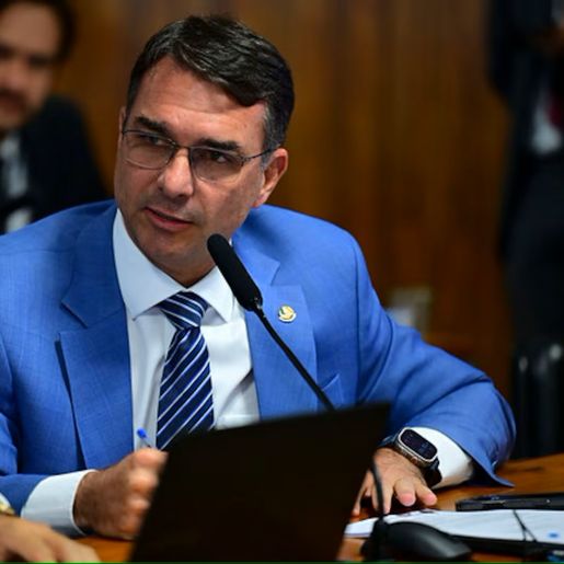 Flávio critica projeto ‘antifacção’ e pressiona Câmara por proposta alternativa 