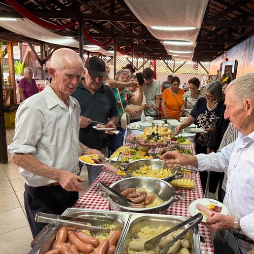 Oktoberfest dos Idosos começa com 500 participantes em Itapiranga