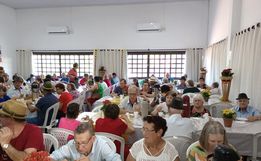 Oktoberfest da Terceira Idade reúne mais de 30 grupos em três dias de programação