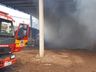 Incêndio em indústria mobiliza bombeiros por dez horas 